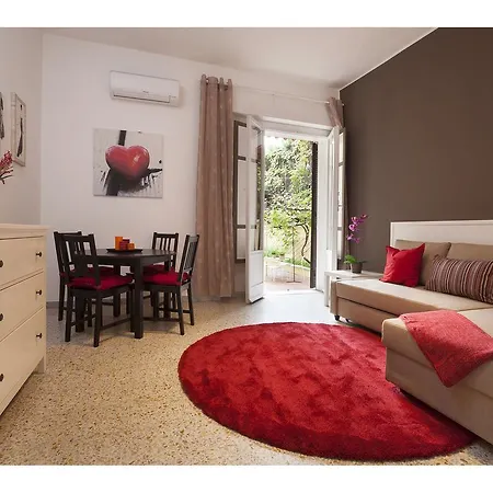 The Vatican Courtyard Apartman *